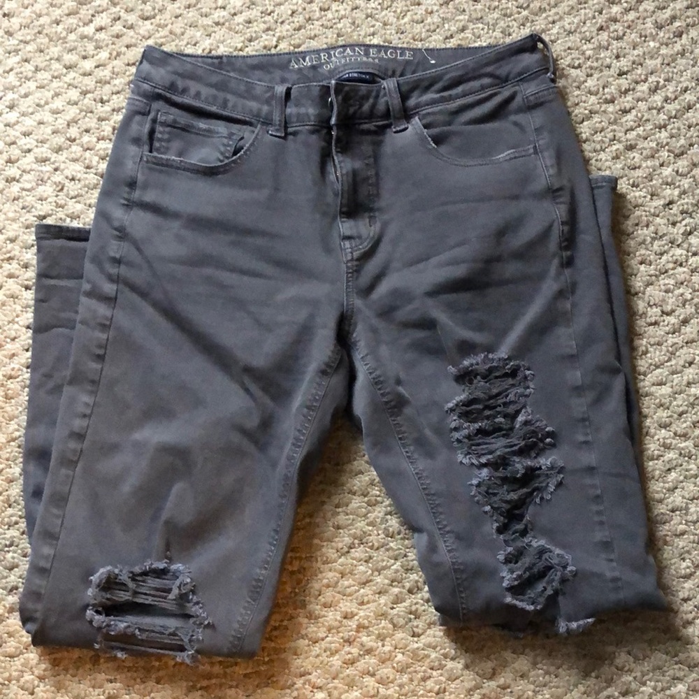 Gray American eagle tomgirl jeans